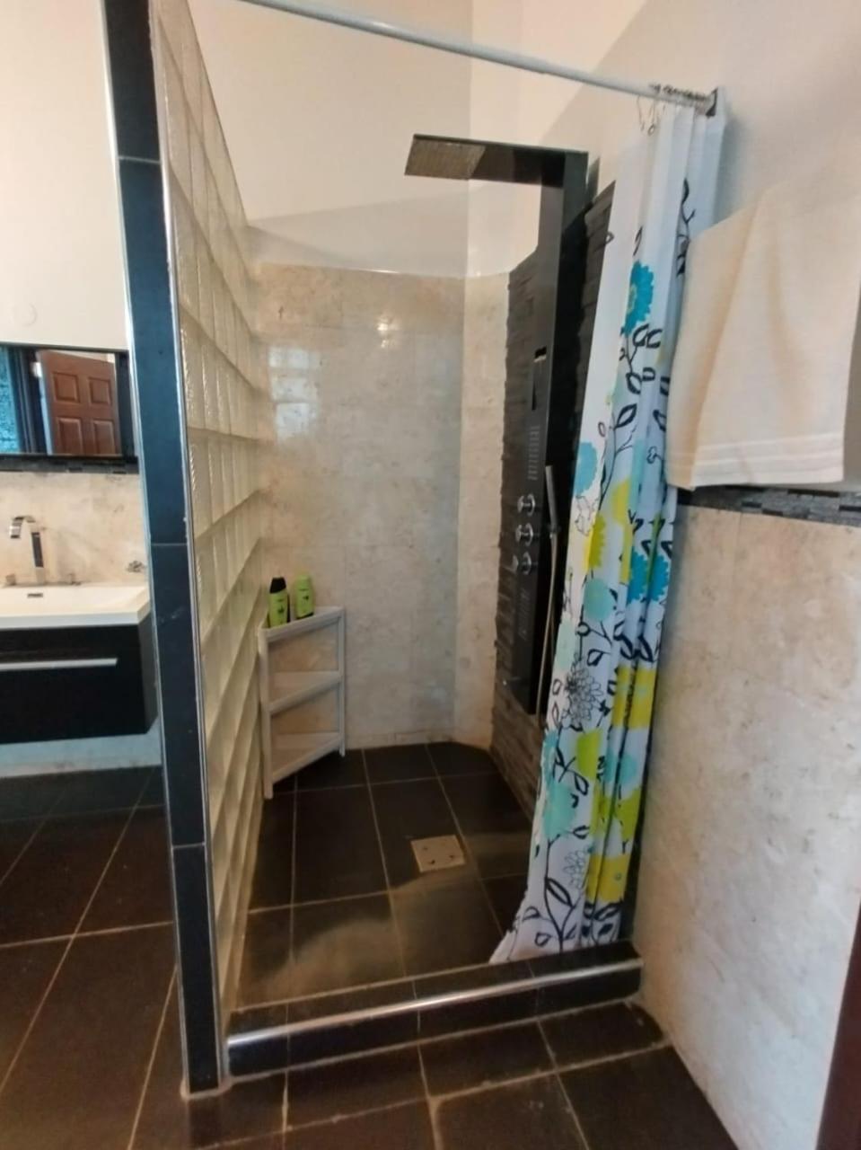 Florances Rest House Nairobi Luaran gambar
